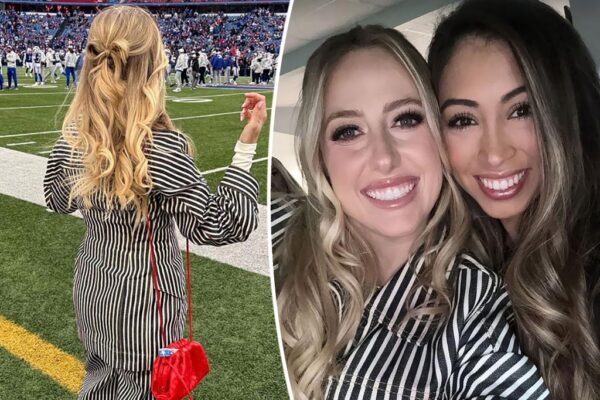 Brittany Mahomes luce un traje a rayas con un lazo en el pelo en el partido de los Chiefs contra los Bills