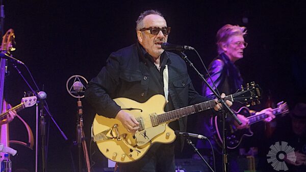 Elvis Costello anuncia fechas de su gira de 2025 con Steve Nieve