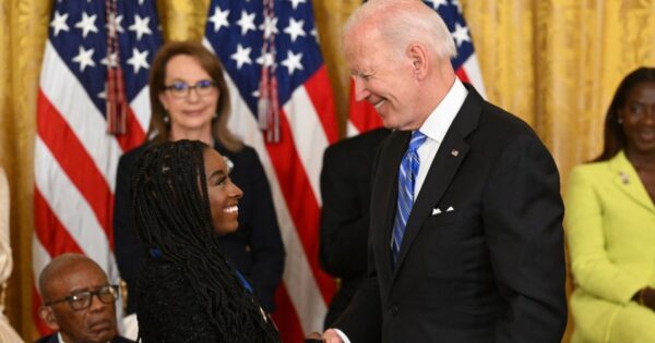 Esto es lo que Simone Biles escribió al presidente Joe Biden tras la victoria de Donald Trump