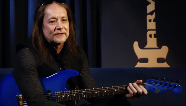 JAKE E. LEE explica por qué odiaba la mezcla de Bark At The Moon de OZZY OSBOURNE