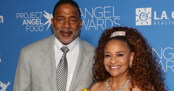 ¿Quién es el marido de Debbie Allen? Historia Laboral y de Relaciones de Norm Nixon